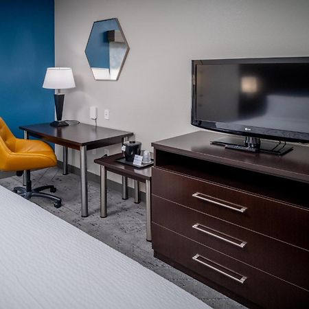 Holiday Inn Express & Suites Cross Lanes By Ihg Bagian luar foto