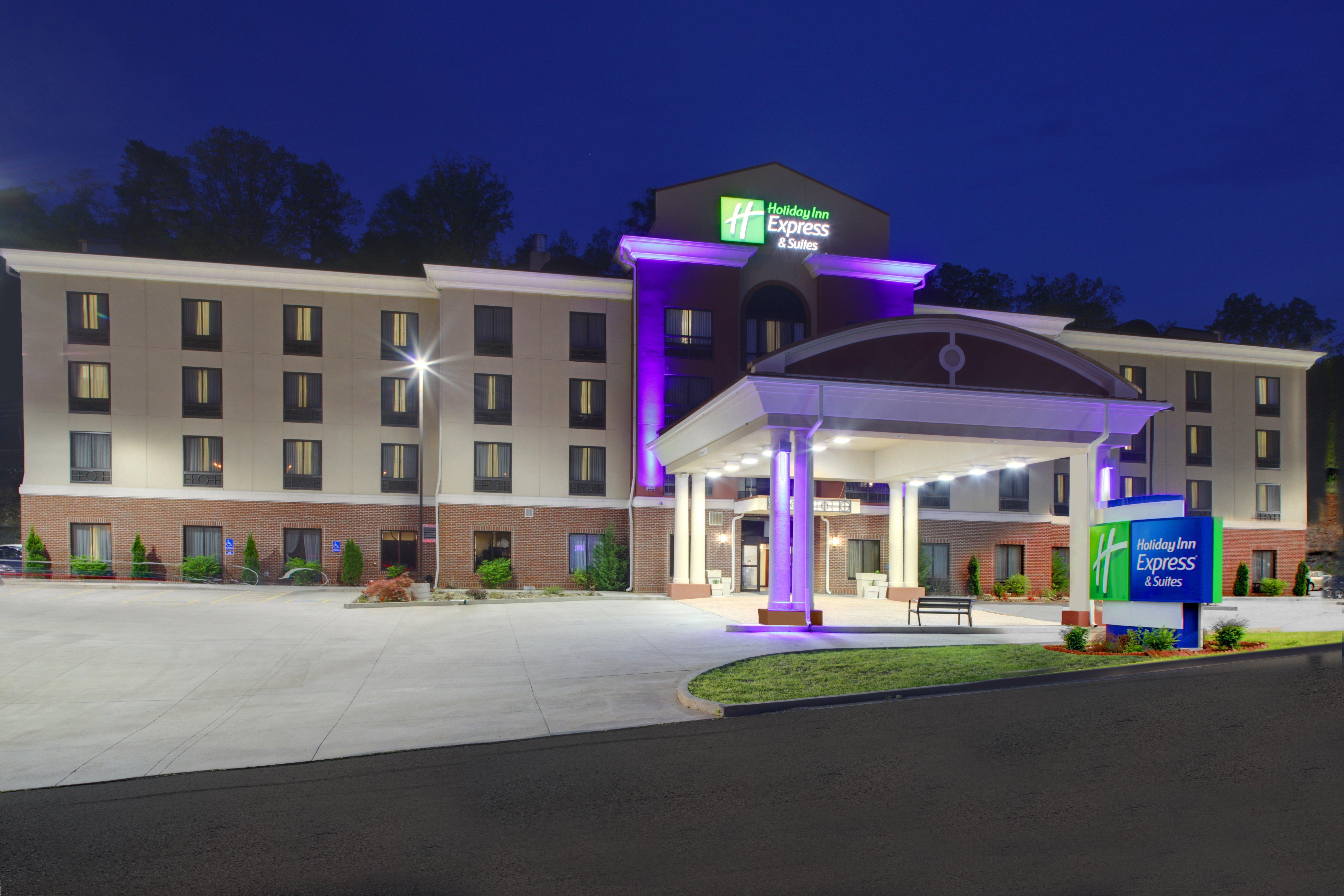 Holiday Inn Express & Suites Cross Lanes, An Ihg Hotel Bagian luar foto