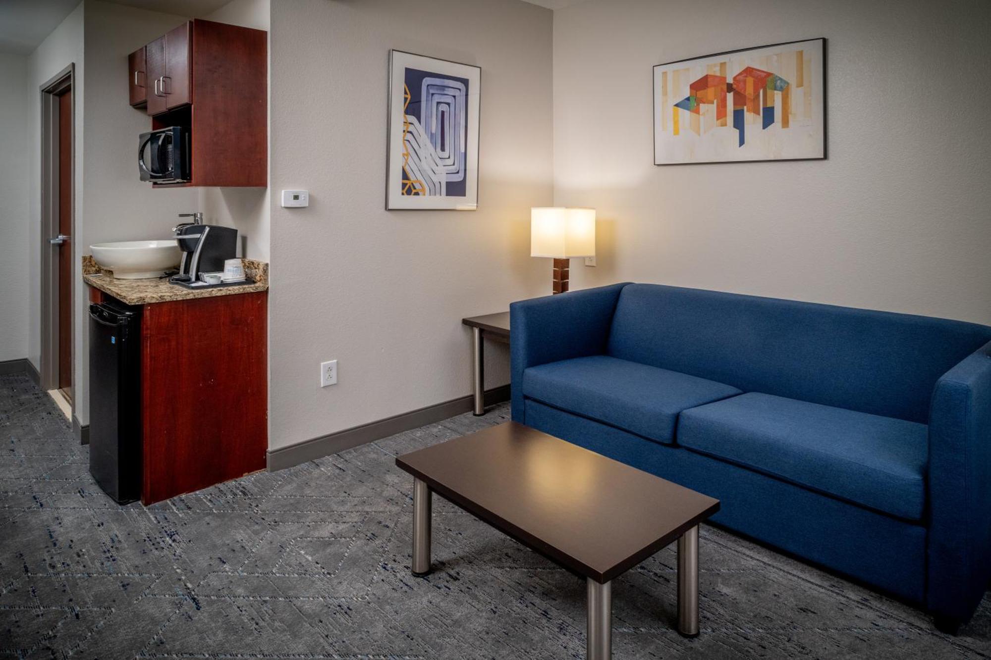 Holiday Inn Express & Suites Cross Lanes By Ihg Bagian luar foto