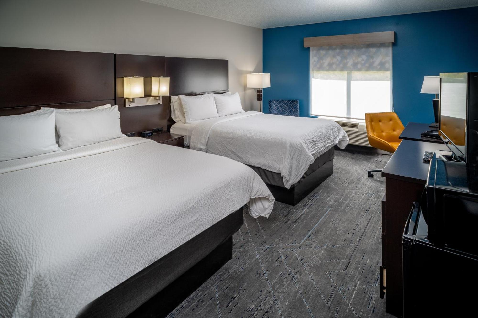 Holiday Inn Express & Suites Cross Lanes By Ihg Bagian luar foto