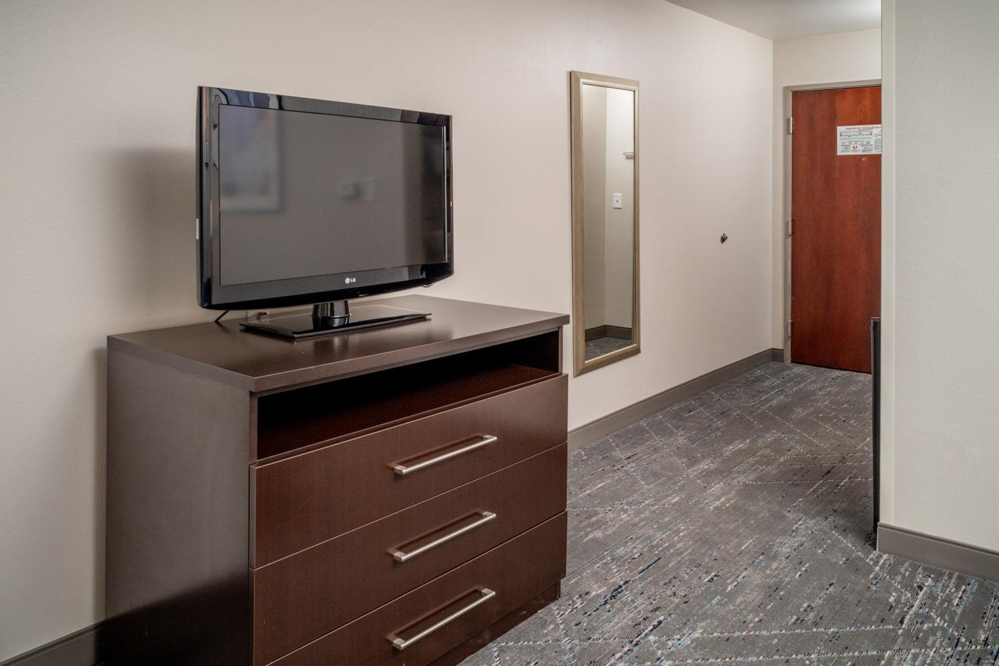 Holiday Inn Express & Suites Cross Lanes By Ihg Bagian luar foto