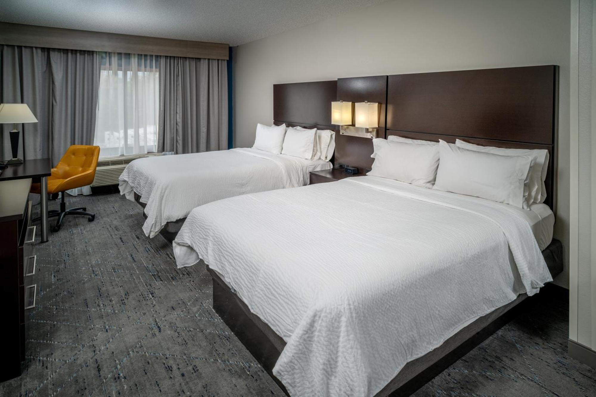 Holiday Inn Express & Suites Cross Lanes By Ihg Bagian luar foto