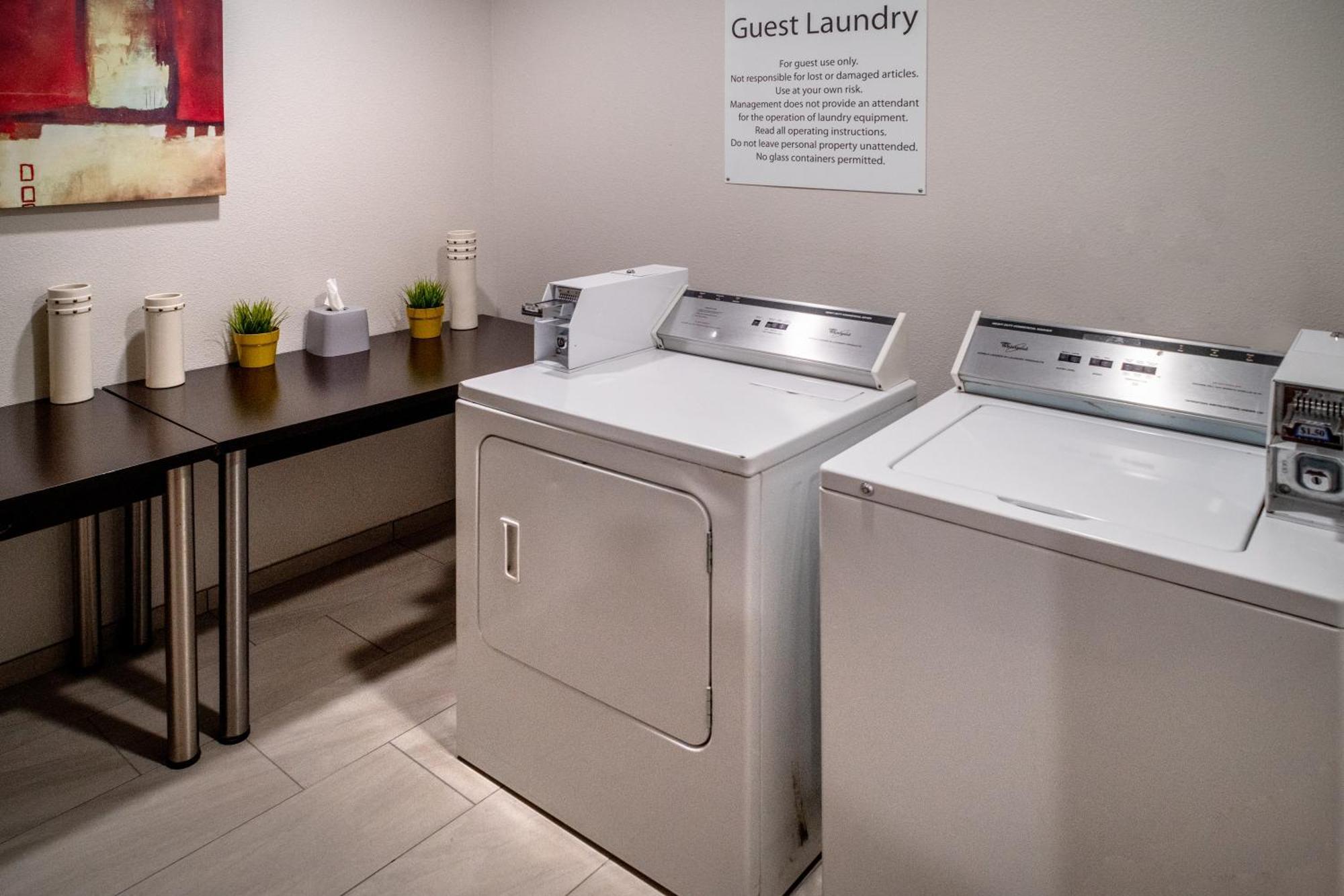 Holiday Inn Express & Suites Cross Lanes By Ihg Bagian luar foto