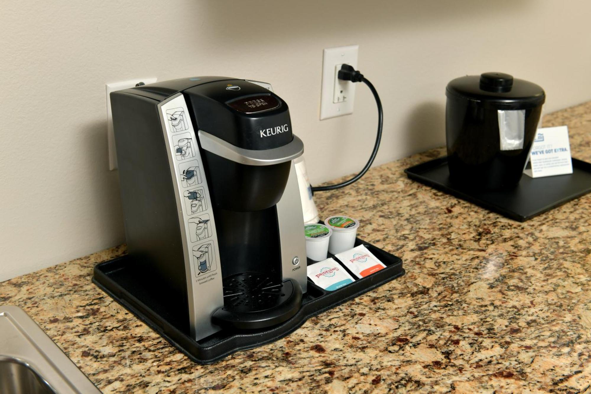 Holiday Inn Express & Suites Cross Lanes By Ihg Bagian luar foto