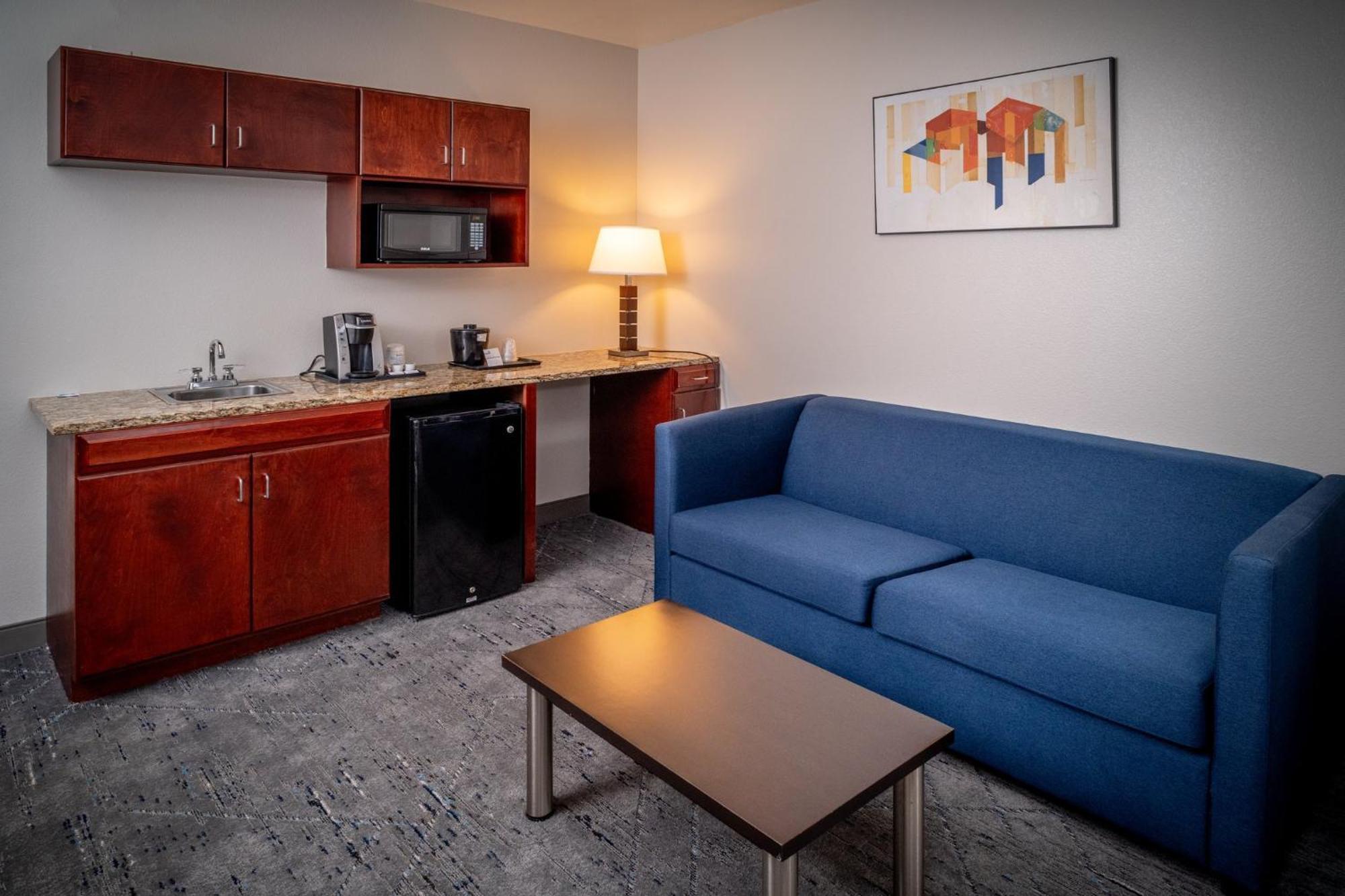Holiday Inn Express & Suites Cross Lanes By Ihg Bagian luar foto
